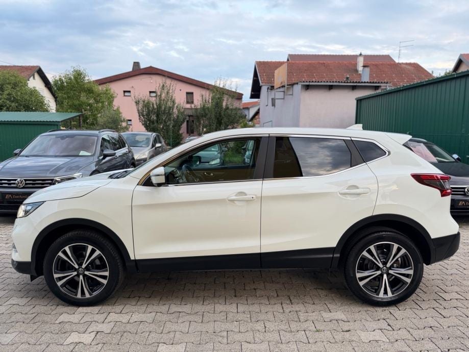 Nissan Qashqai 1,6 dCi Automatik, N-Connecta, Servisna, Kamere 360° - 8