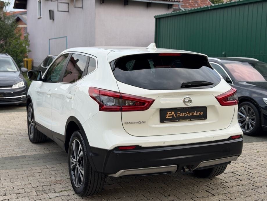 Nissan Qashqai 1,6 dCi Automatik, N-Connecta, Servisna, Kamere 360° - 9