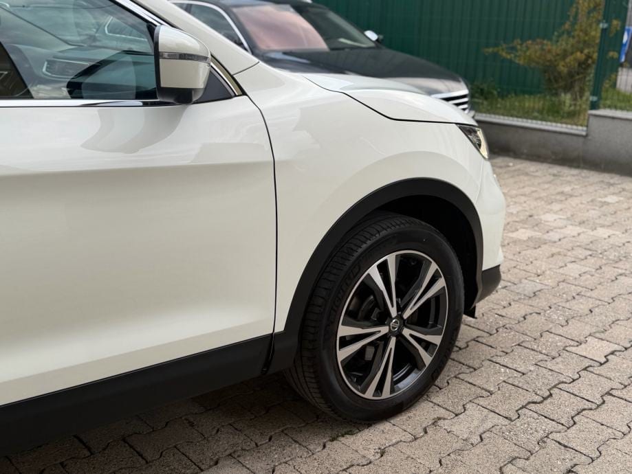 Nissan Qashqai 1,6 dCi Automatik, N-Connecta, Servisna, Kamere 360° - 14
