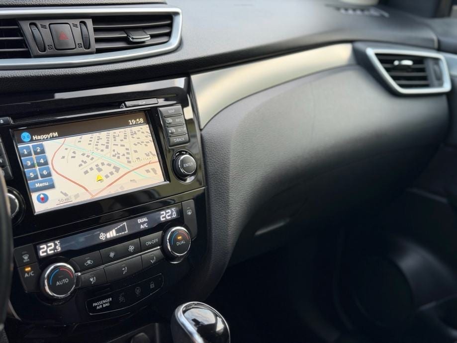 Nissan Qashqai 1,6 dCi Automatik, N-Connecta, Servisna, Kamere 360° - 23