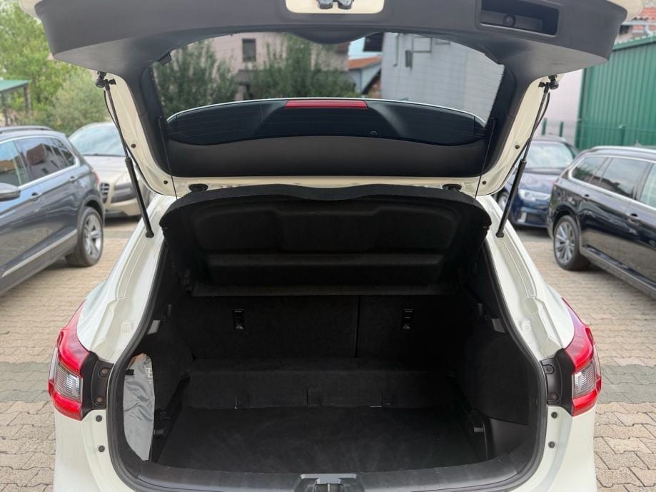Nissan Qashqai 1,6 dCi Automatik, N-Connecta, Servisna, Kamere 360° - 29