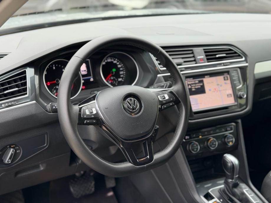 VW Tiguan 2,0 TDI DSG, 110kw, LED, Kuka, Servisna - 21