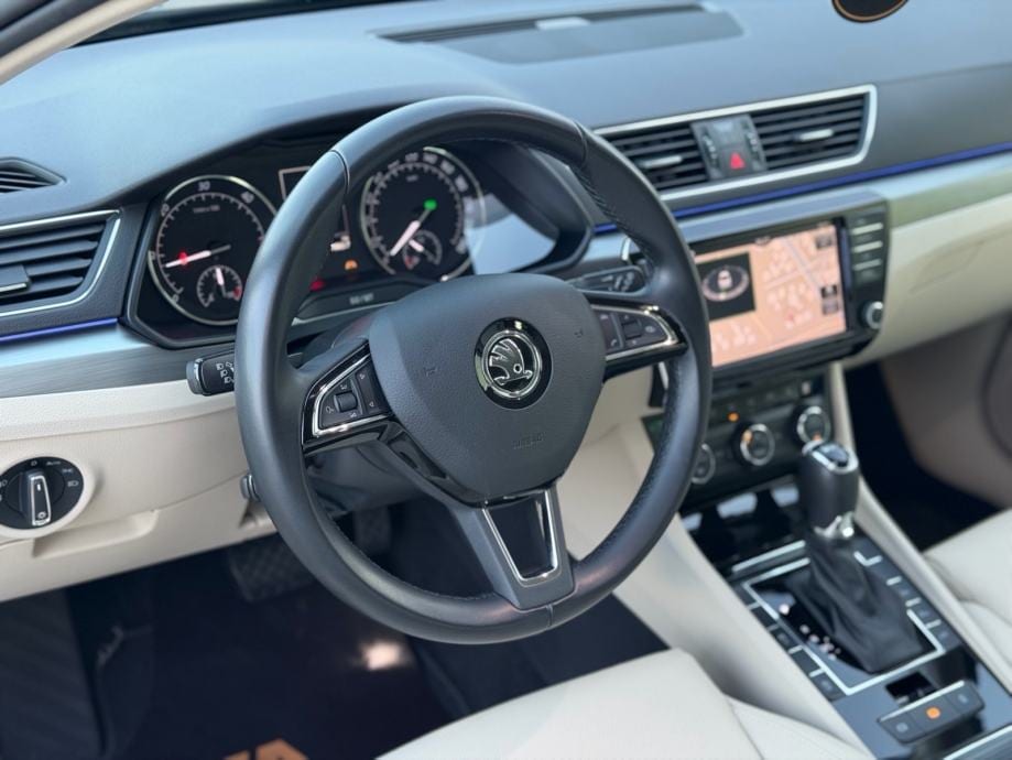 Škoda Superb 2,0 TDI DSG 140kw Style, Alu 19, Kamera, Navi, 2015 god. - 19