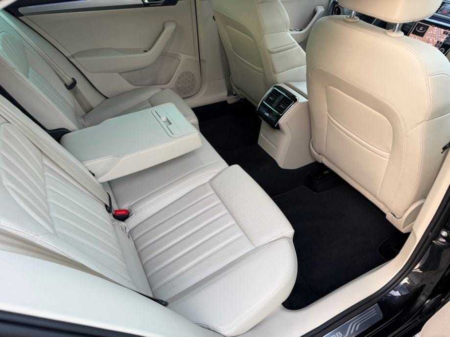 Škoda Superb 2,0 TDI DSG 140kw Style, Alu 19, Kamera, Navi, 2015 god. - 26