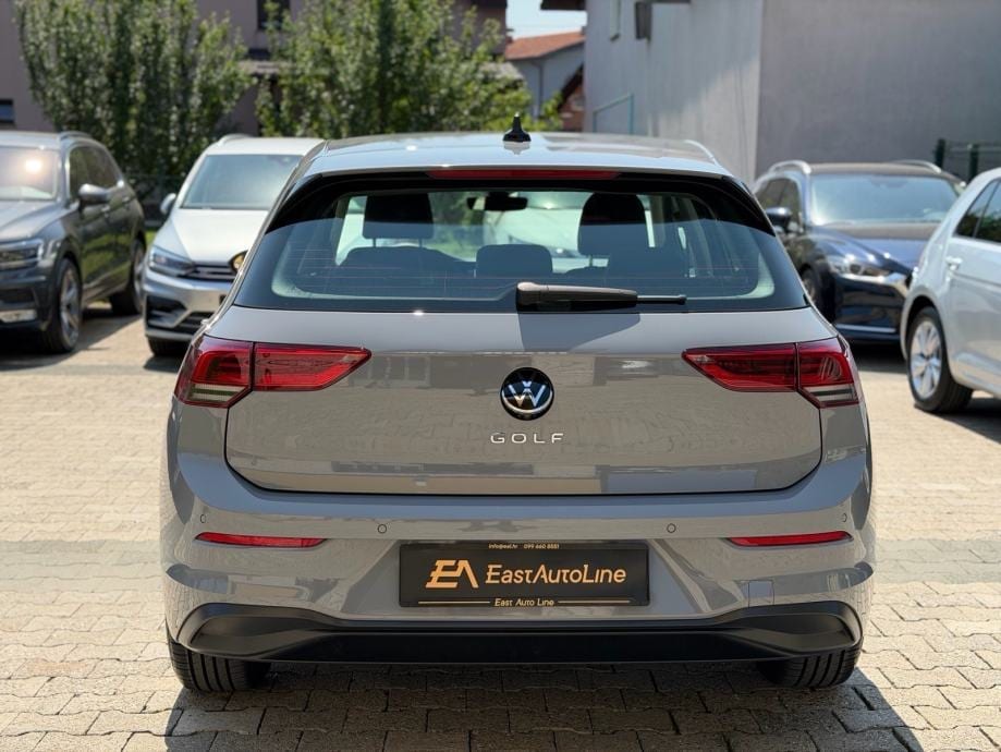 VW Golf 8 2,0 TDI, Life, ACC, Lane Asist, Kamera, Ambient, Servisna, 2022 god. - 10