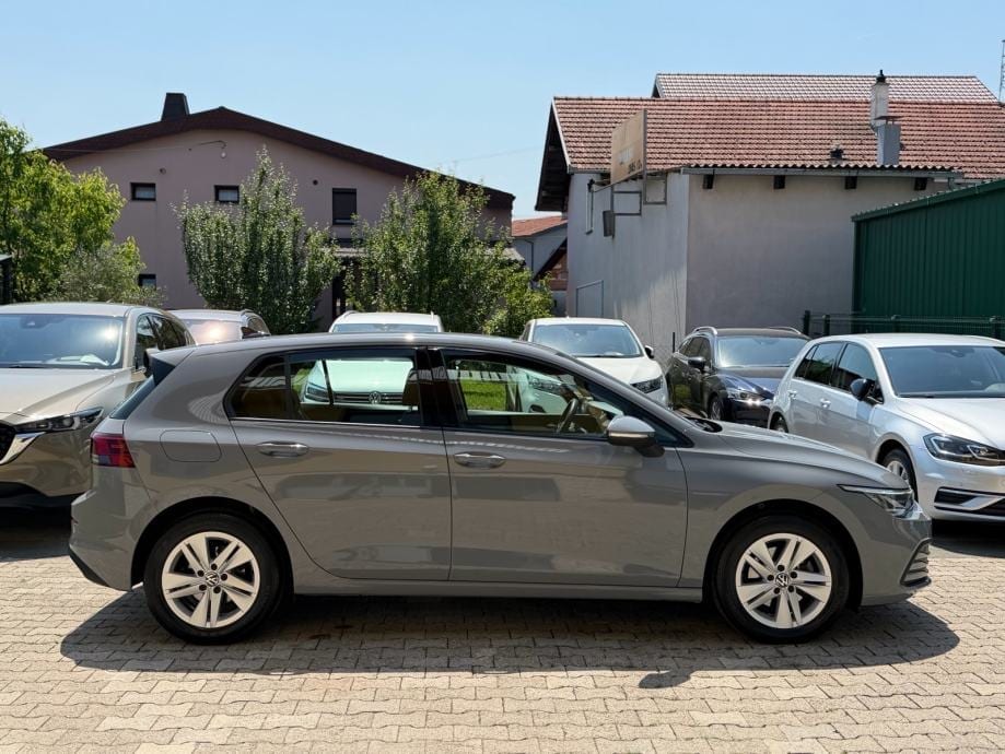 VW Golf 8 2,0 TDI, Life, ACC, Lane Asist, Kamera, Ambient, Servisna, 2022 god. - 12