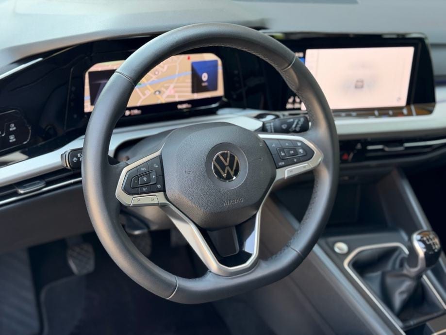 VW Golf 8 2,0 TDI, Life, ACC, Lane Asist, Kamera, Ambient, Servisna, 2022 god. - 21