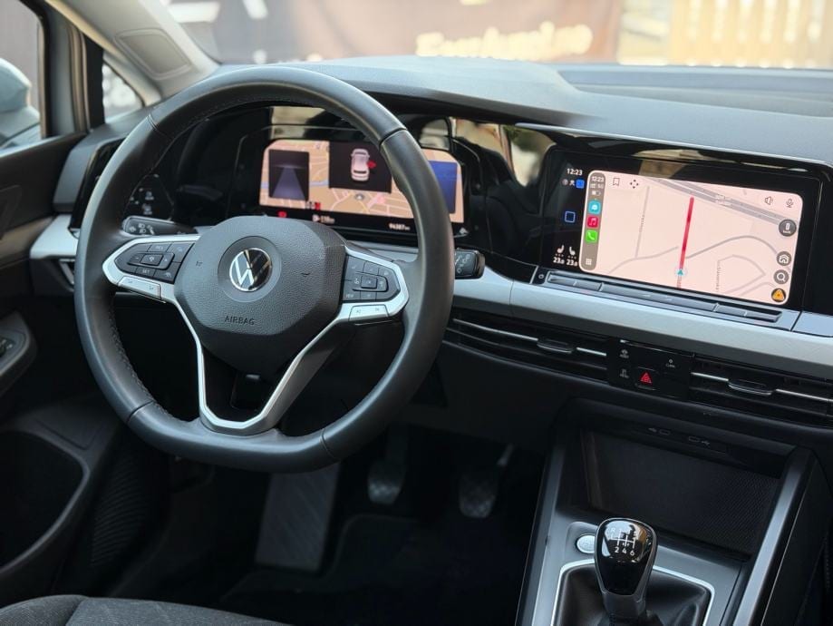 VW Golf 8 2,0 TDI, Life, ACC, Lane Asist, Kamera, Ambient, Servisna, 2022 god. - 22