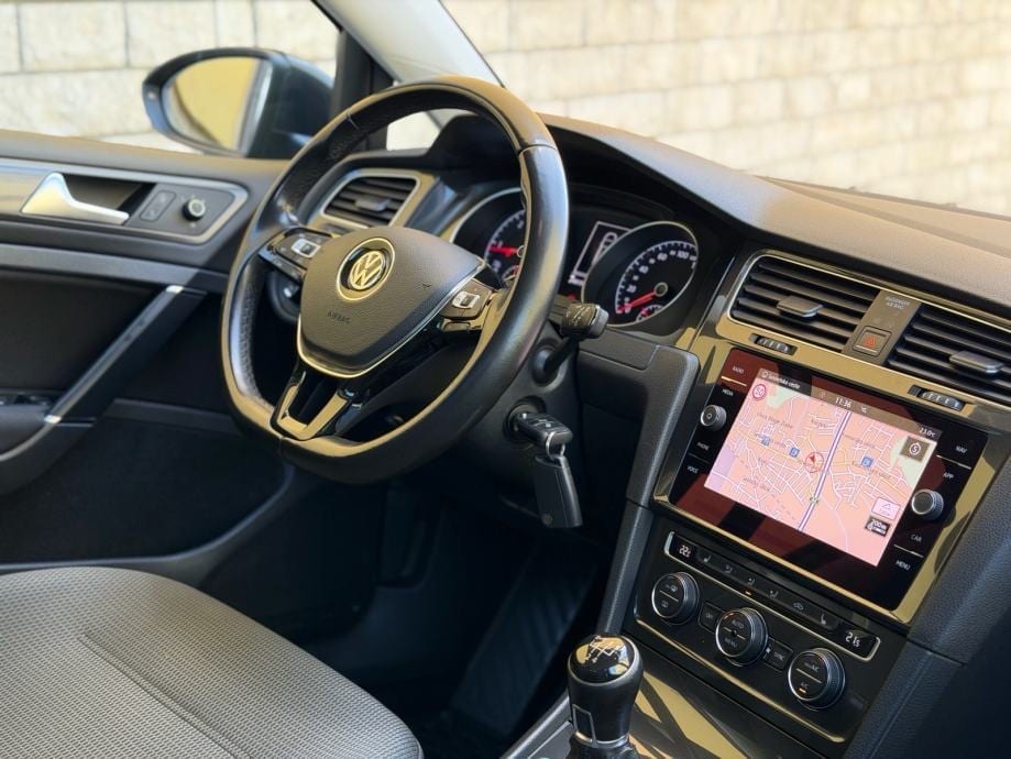 VW Golf 7 Variant 1,6 TDI, Comfortline, Navi, 8xAlu, Servisna, 2017 god. - 23