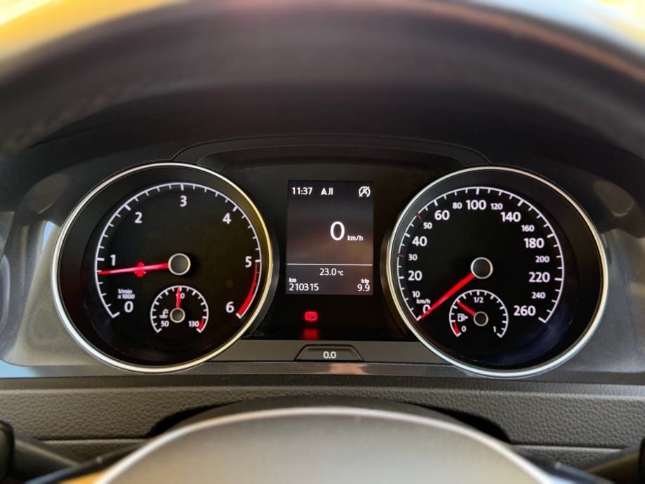 VW Golf 7 Variant 1,6 TDI, Comfortline, Navi, 8xAlu, Servisna, 2017 god. - 25
