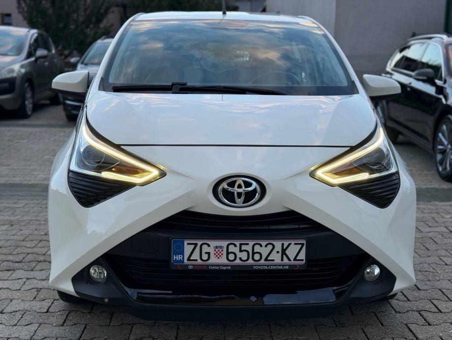 Toyota Aygo 1,0 Team Deutschland, Kamera, Klima, 2021 god. - 3