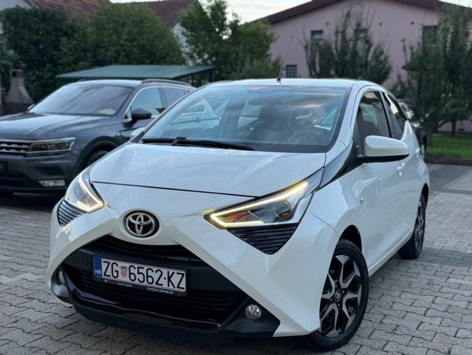 Toyota Aygo 1,0 Team Deutschland, Kamera, Klima, 2021 god. - 5