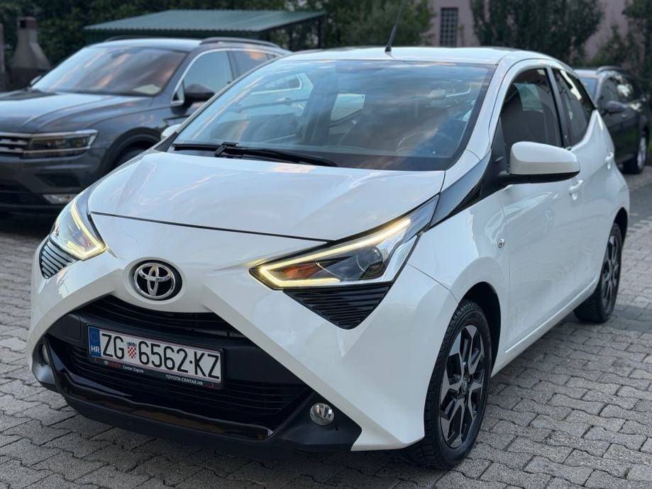 Toyota Aygo 1,0 Team Deutschland, Kamera, Klima, 2021 god. - 2