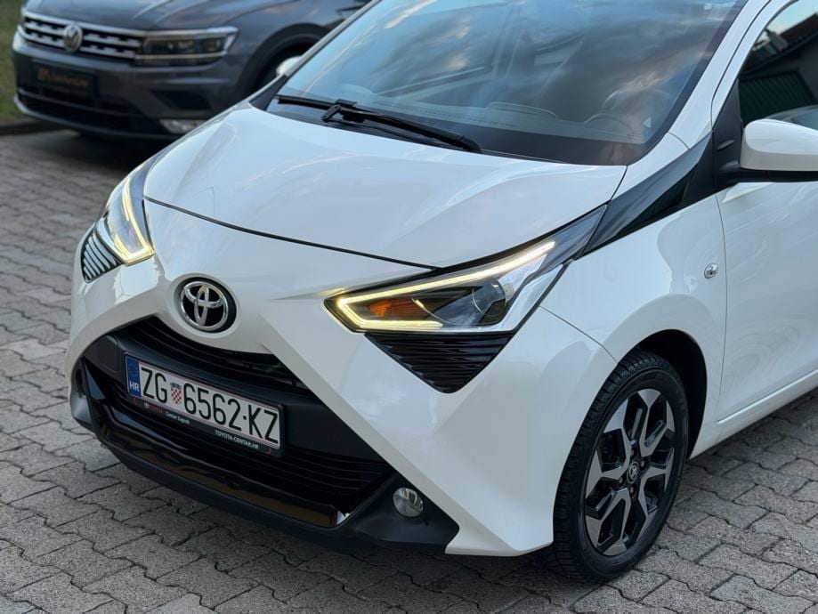 Toyota Aygo 1,0 Team Deutschland, Kamera, Klima, 2021 god. - 6