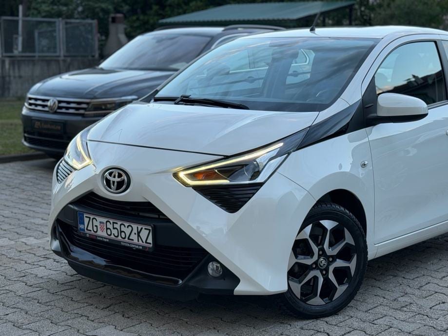 Toyota Aygo 1,0 Team Deutschland, Kamera, Klima, 2021 god. - 14
