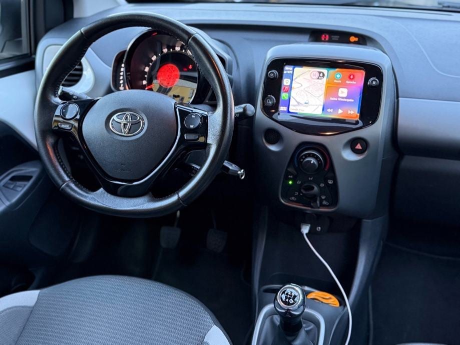 Toyota Aygo 1,0 Team Deutschland, Kamera, Klima, 2021 god. - 19