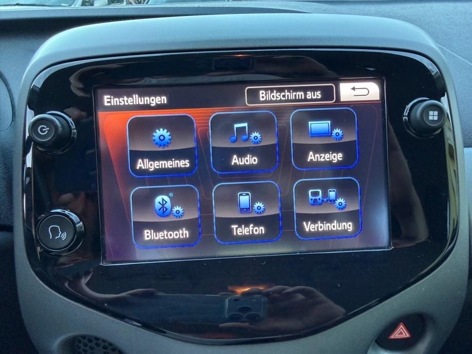 Toyota Aygo 1,0 Team Deutschland, Kamera, Klima, 2021 god. - 28