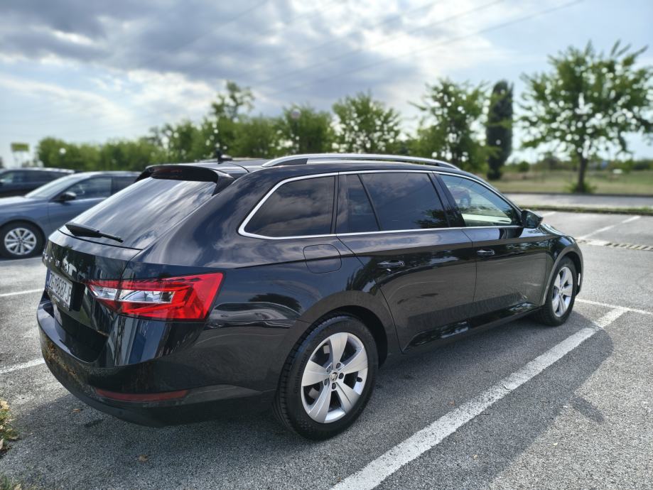 Škoda Superb Combi 2.0 TDI DSG Business, reg 03/2027, LED, navigacija - 9