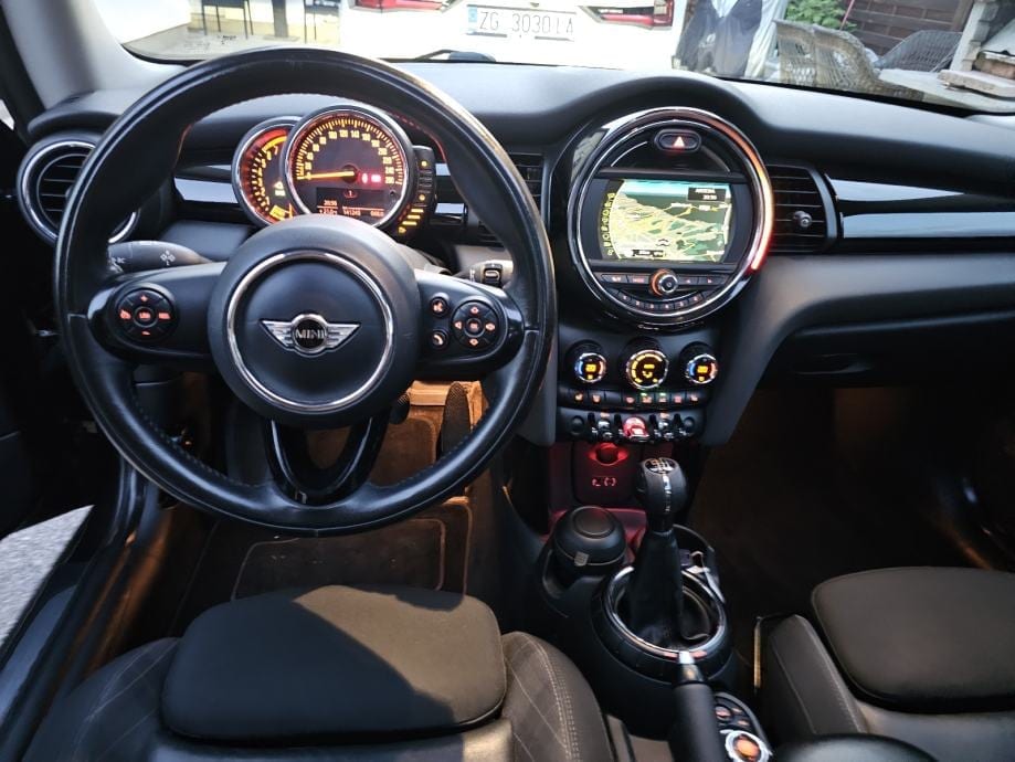 MINI Cooper 1.5*2015 god*141000km*Garancija 2.godine*, 2015 god. - 20