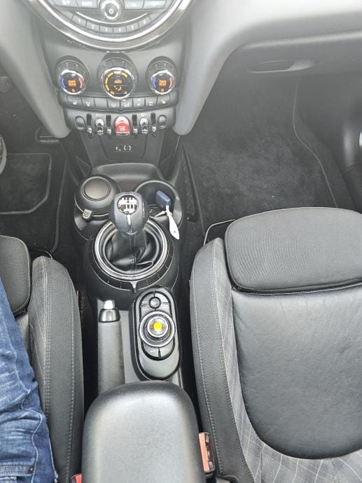 MINI Cooper 1.5*2015 god*141000km*Garancija 2.godine*, 2015 god. - 24
