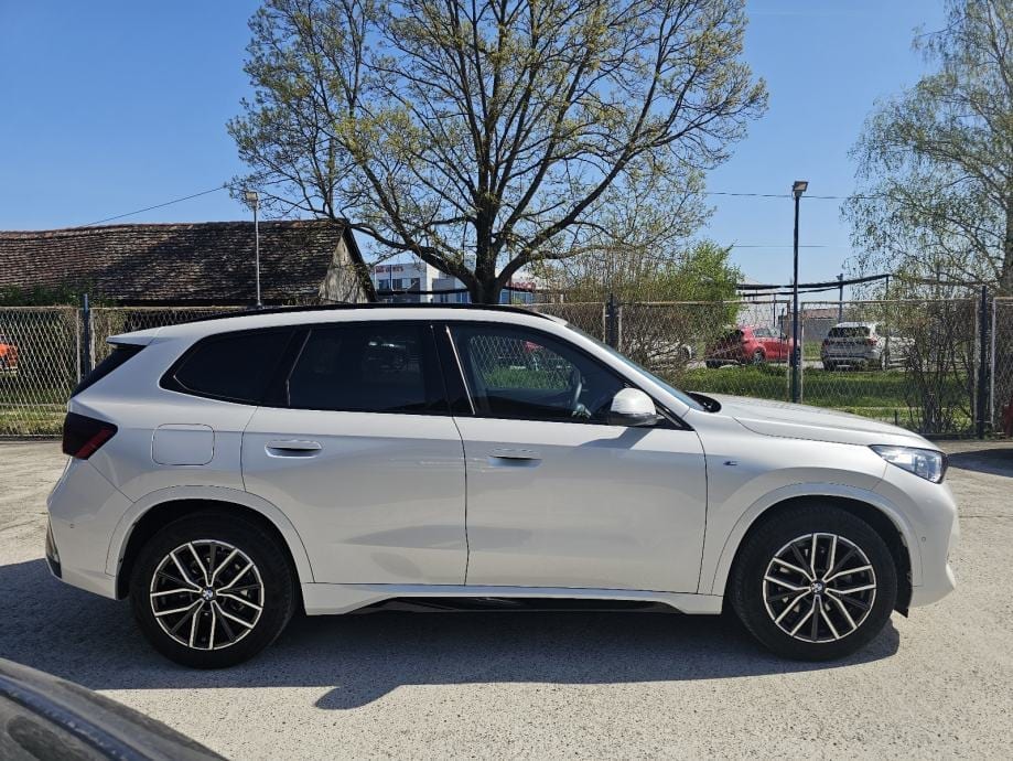 BMW X1 sDrive18i M-Sport*5/2025 g.*14000km*Garancija 4 godine*, 2025 god. - 6