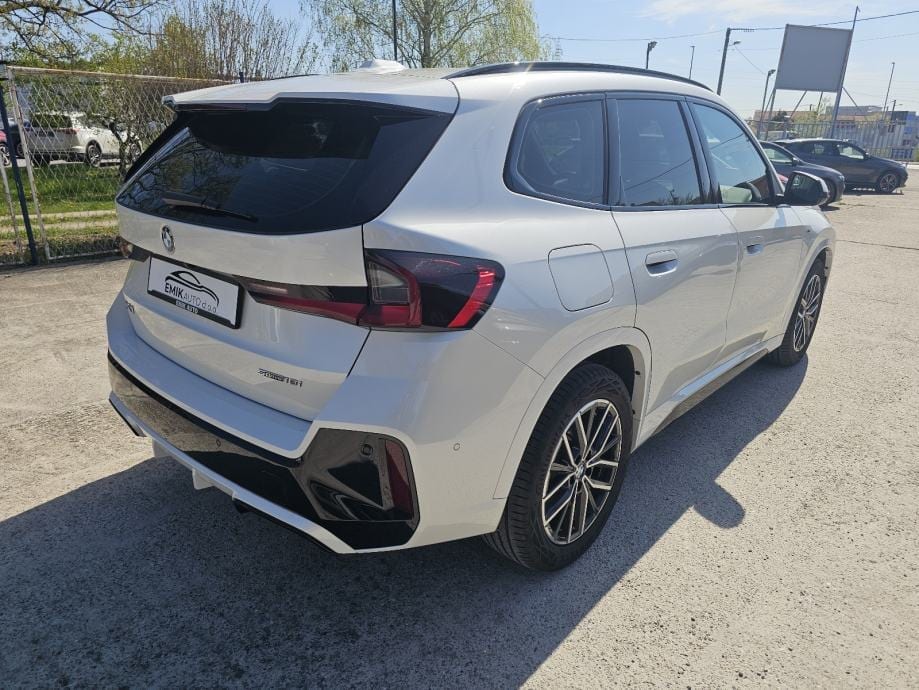 BMW X1 sDrive18i M-Sport*5/2025 g.*14000km*Garancija 4 godine*, 2025 god. - 3