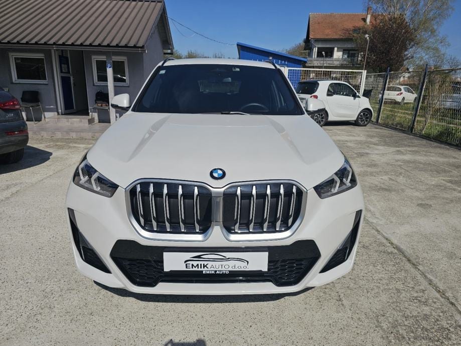 BMW X1 sDrive18i M-Sport*5/2025 g.*14000km*Garancija 4 godine*, 2025 god. - 7