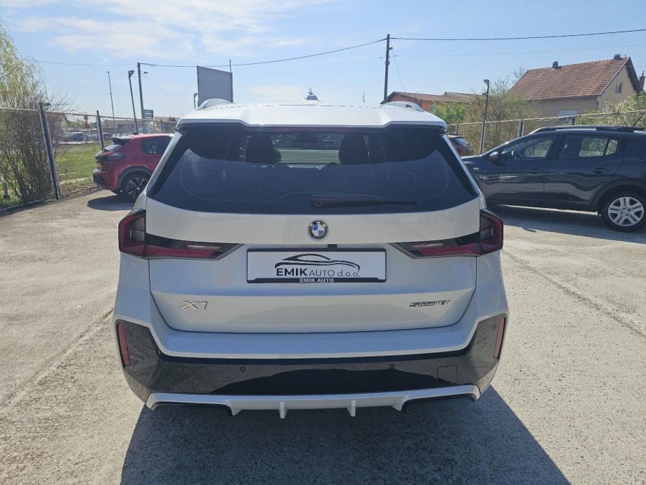 BMW X1 sDrive18i M-Sport*5/2025 g.*14000km*Garancija 4 godine*, 2025 god. - 8