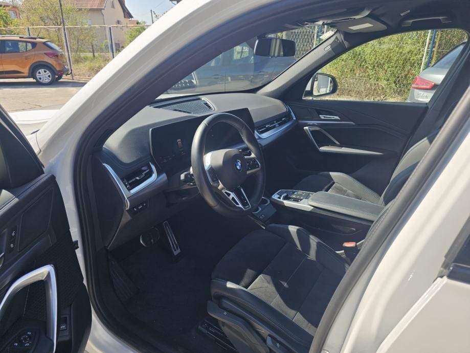 BMW X1 sDrive18i M-Sport*5/2025 g.*14000km*Garancija 4 godine*, 2025 god. - 9