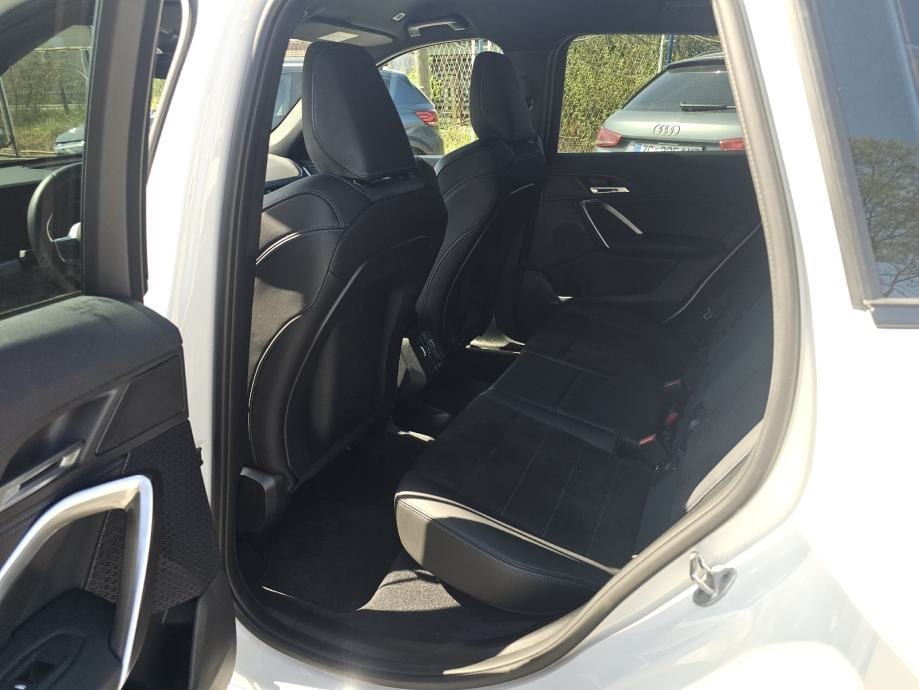 BMW X1 sDrive18i M-Sport*5/2025 g.*14000km*Garancija 4 godine*, 2025 god. - 11