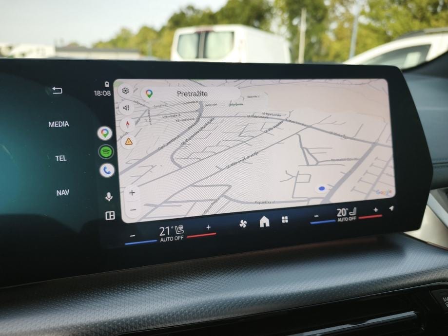 BMW 218i Active Tourer M Sport Connected Professional, 2024 god. - 19