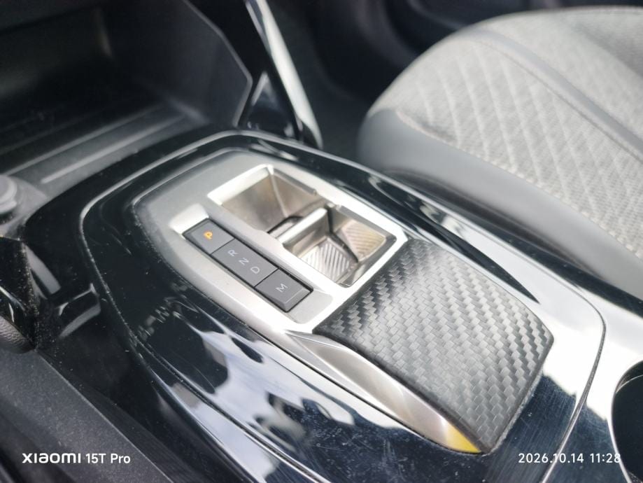 Peugeot 2008 1,2 130Ks**ALLURE**AUTOMATIK**HR-VOZILO**, 2024 god. - 13
