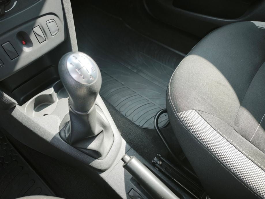 Dacia Sandero 1,5 dci 95ks**GARANCIJA**NIJE UVOZ**KLIMA**, 2021 god. - 18