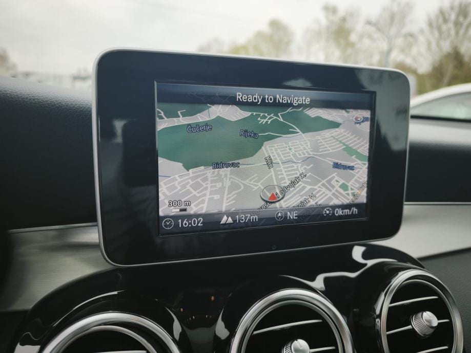 Mercedes-Benz GLC 220 d 4MATIC **AMG**PANORAMA**JAMSTVO**, 2018 god. - 16