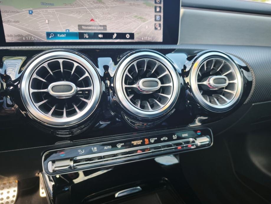 Mercedes-Benz CLA 220 d**AMG Line**, 2019 god. - 22
