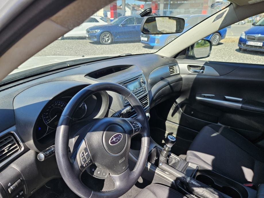 Subaru Impreza 2,0 D AWD KLIMA,XENON SVJETLA - 8