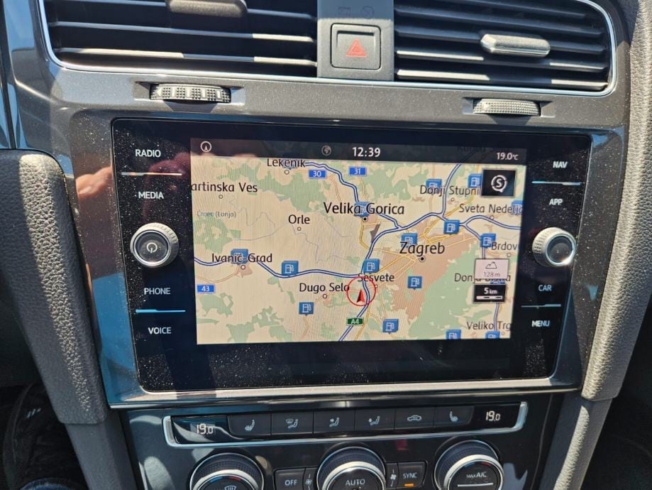 VW Golf 7 1,6 TDI HIGHLINE,NAVIGACIJA,PDC,GR.SJEDALA,AUTOMATSKA KLIMA, 2019 god. - 12