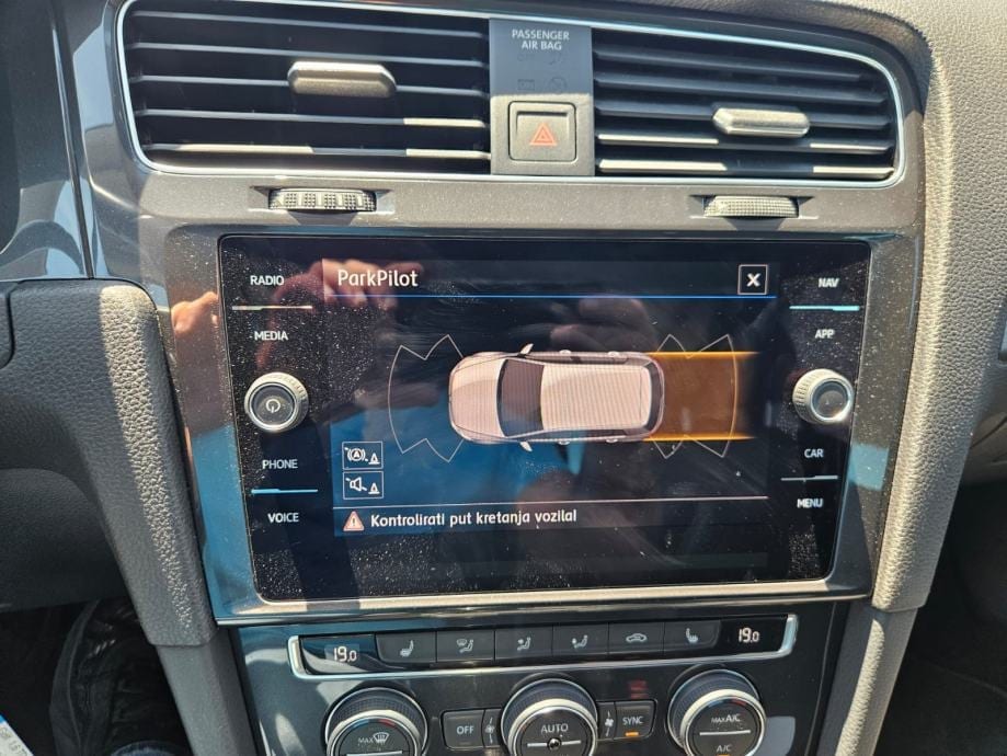 VW Golf 7 1,6 TDI HIGHLINE,NAVIGACIJA,PDC,GR.SJEDALA,AUTOMATSKA KLIMA, 2019 god. - 17