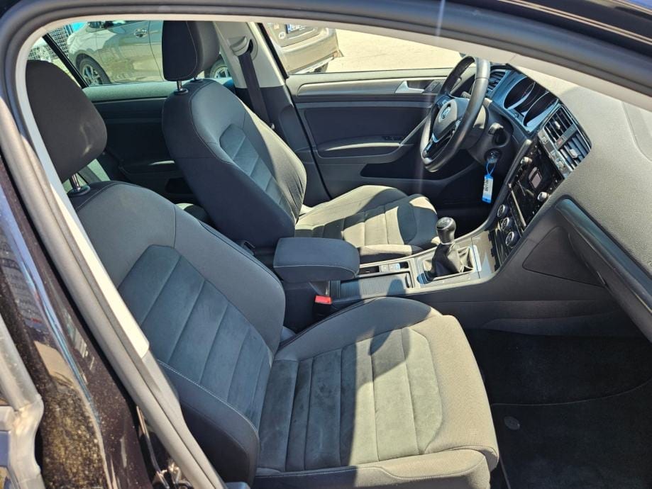 VW Golf 7 1,6 TDI HIGHLINE,NAVIGACIJA,PDC,GR.SJEDALA,AUTOMATSKA KLIMA, 2019 god. - 21