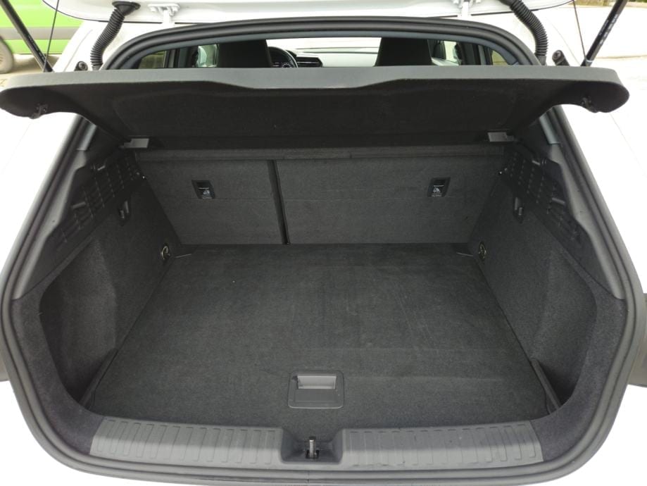 Audi A3 30 TDI ADVANCED,NAVI,PDC,ACC,LINE ASISTENT,GR.SJEDALA,PARK PIL, 2023 god. - 25