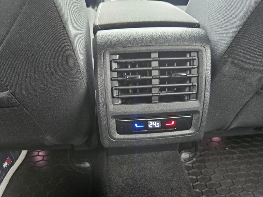 VW Golf 8 2,0 TDI ACTIVE,NAVI,PDC,ACC,AMBIENT LIGHT,GR.SJEDIŠTA,MFV..., 2022 god. - 13