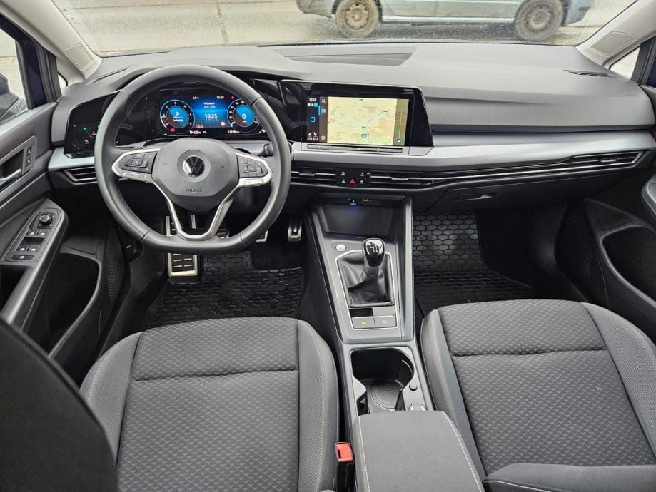 VW Golf 8 2,0 TDI ACTIVE,NAVI,PDC,ACC,AMBIENT LIGHT,GR.SJEDIŠTA,MFV..., 2022 god. - 16