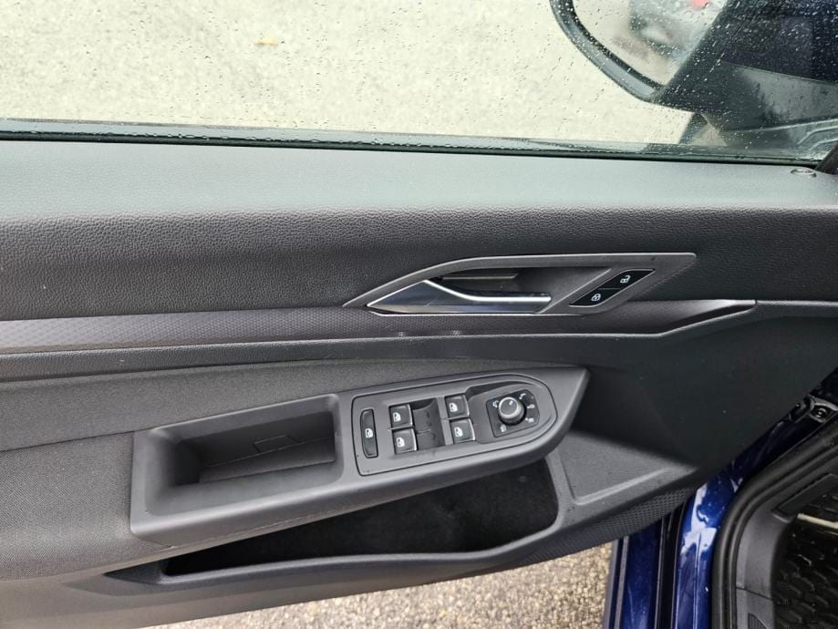 VW Golf 8 2,0 TDI ACTIVE,NAVI,PDC,ACC,AMBIENT LIGHT,GR.SJEDIŠTA,MFV..., 2022 god. - 20