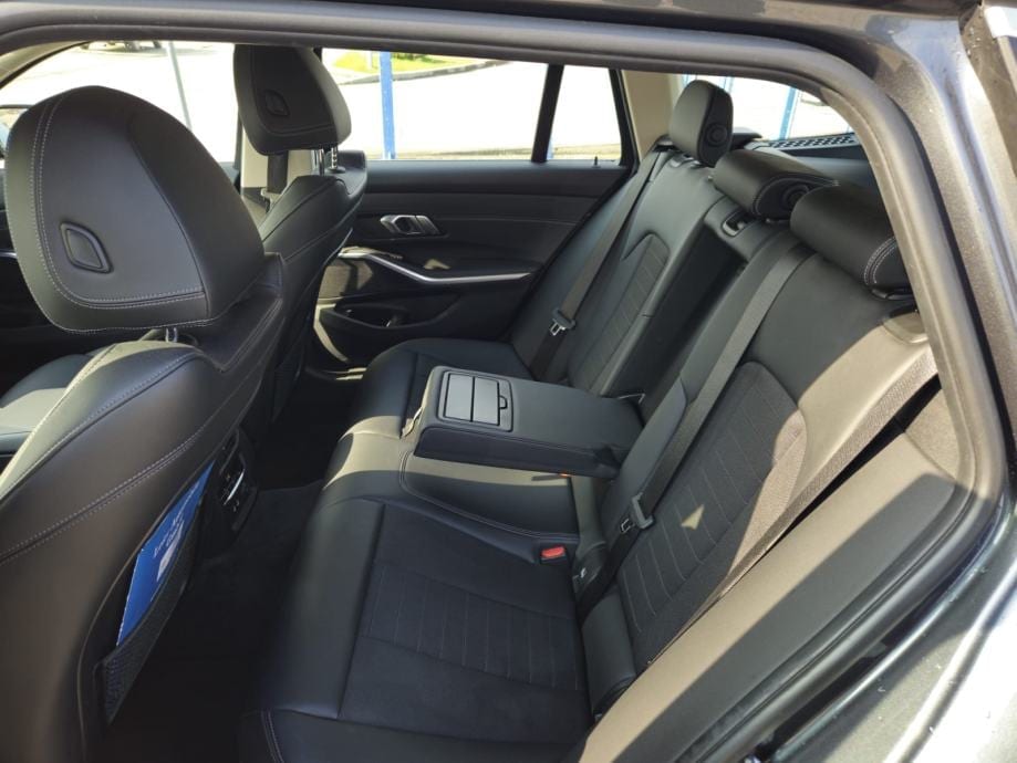 BMW serija 3 Touring 320d NAVI,HEAD UP,PDC,LED SVJETLA,VIRTUAL COCPIT, 2019 god. - 18