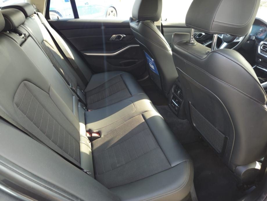 BMW serija 3 Touring 320d NAVI,HEAD UP,PDC,LED SVJETLA,VIRTUAL COCPIT, 2019 god. - 21
