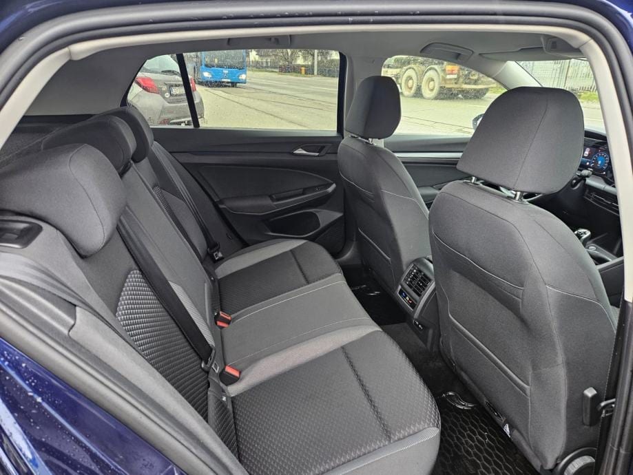 VW Golf 8 2,0 TDI ACTIVE,NAVI,PDC,ACC,AMBIENT LIGHT,GR.SJEDIŠTA,MFV..., 2022 god. - 28