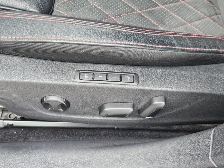 Škoda Octavia Combi 2,0 TDI RS-DSG,NAVI,ACC,KAMERA,KOŽA,HEAD UP,... - 11