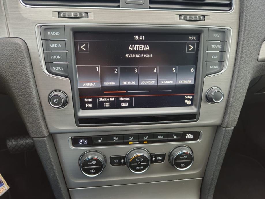VW Golf 7 1,6 TDI DSG,COMFORTLINE,NAVI,PDC,PARK PILOT,MFV,SPOR.SJEDALA, 2015 god. - 9