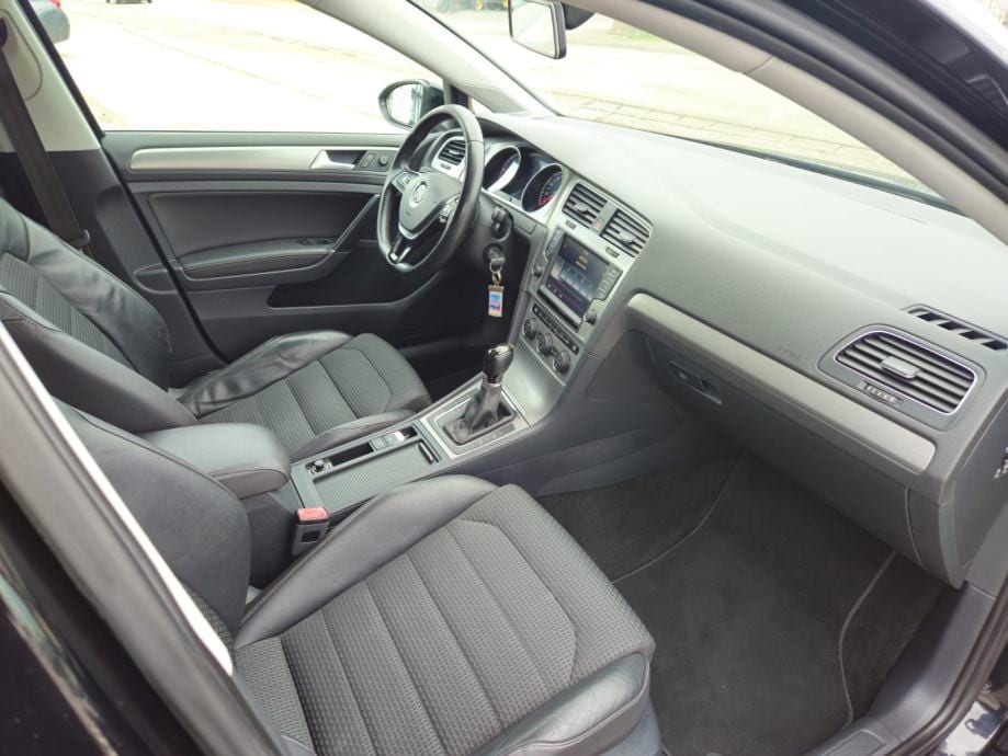 VW Golf 7 1,6 TDI DSG,COMFORTLINE,NAVI,PDC,PARK PILOT,MFV,SPOR.SJEDALA, 2015 god. - 12