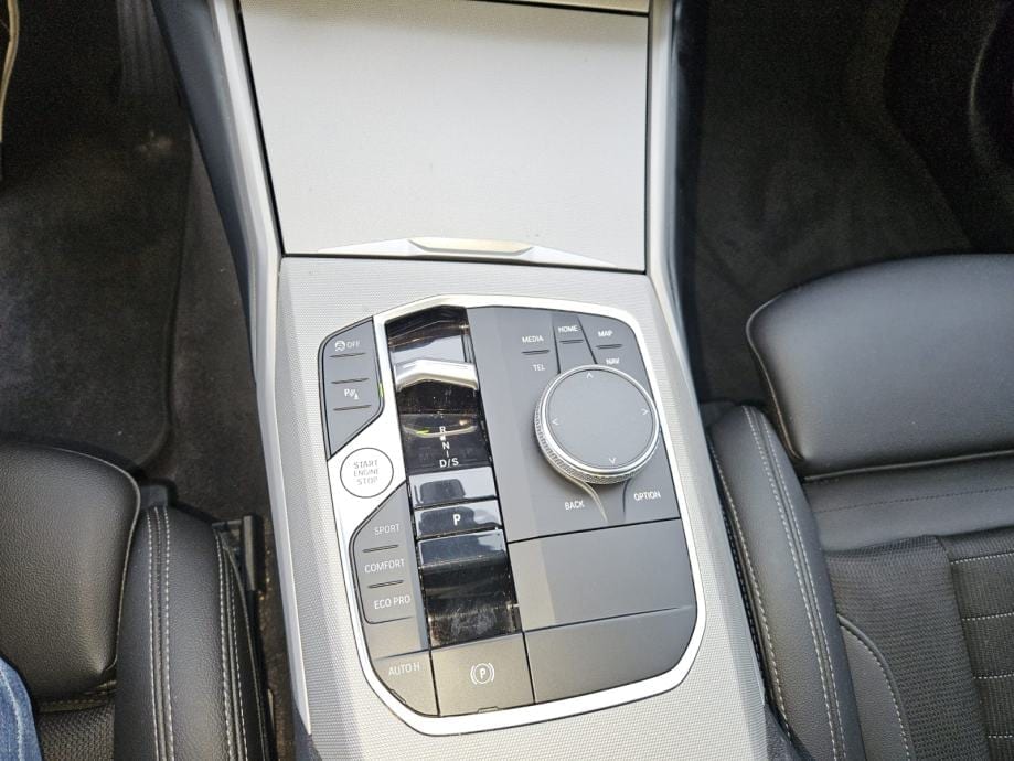 BMW 318D Touring, AUTOMATIK,HEAD UP,VIRTUAL KOKPIT,NAVI,KAMERA,PDC,.., 2023 god. - 13